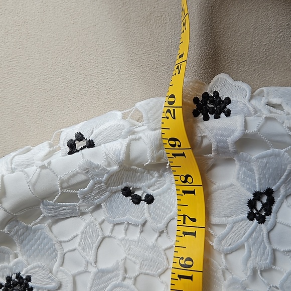 Beautiful Milly white/black lace skirt - Picture 9 of 9